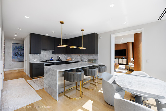 BIGAPPLEVIDEO_INTERIOR-80
